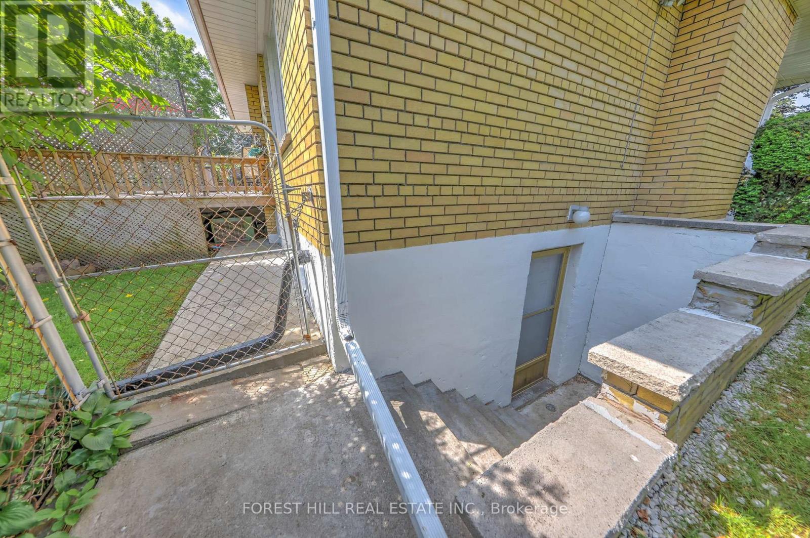 89 Portage Avenue, Toronto, Ontario  M9N 3H2 - Photo 45 - W12665418
