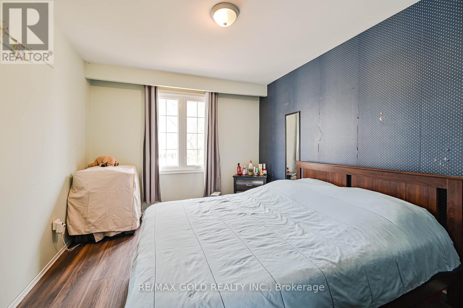 7232 Redfox Road, Mississauga, Ontario  L4T 2L8 - Photo 24 - W12938642