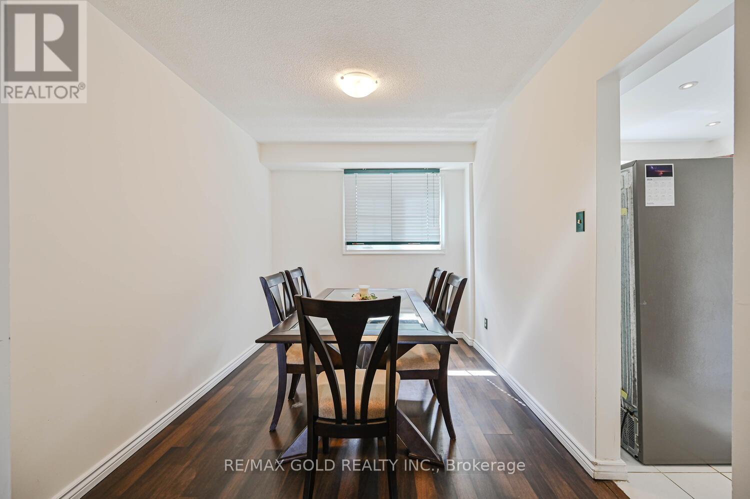 7232 Redfox Road, Mississauga, Ontario  L4T 2L8 - Photo 12 - W12938642