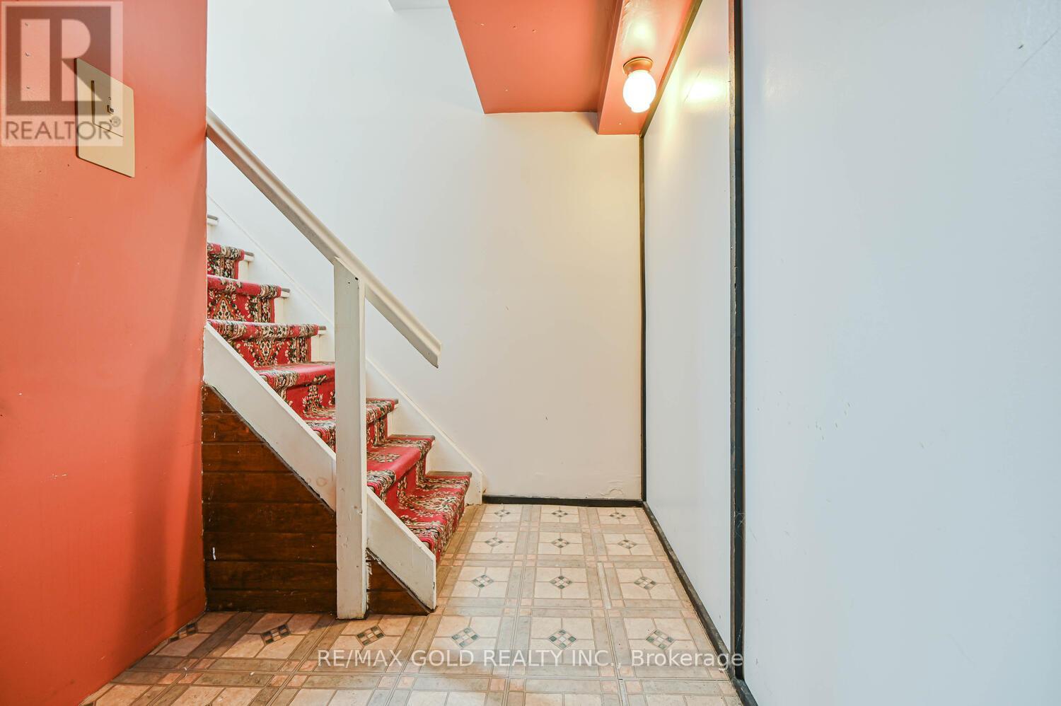 7232 Redfox Road, Mississauga, Ontario  L4T 2L8 - Photo 28 - W12938642