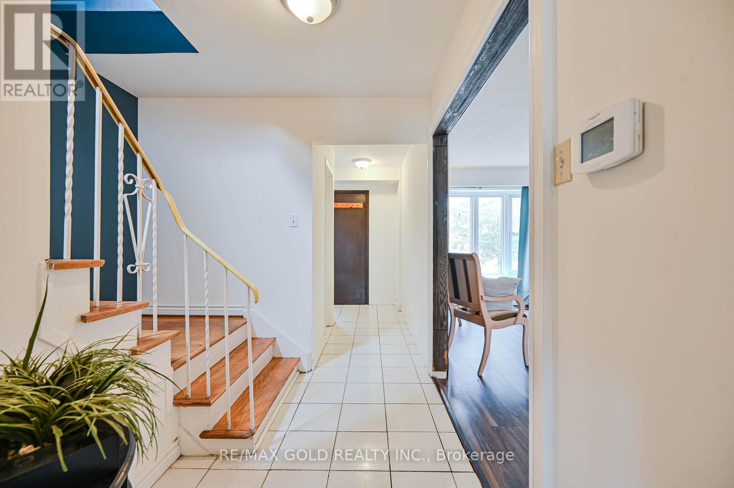 7232 Redfox Road, Mississauga, Ontario  L4T 2L8 - Photo 6 - W12938642