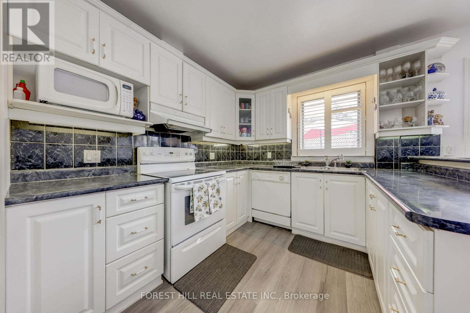 89 Portage Avenue, Toronto, Ontario  M9N 3H2 - Photo 7 - W12665418