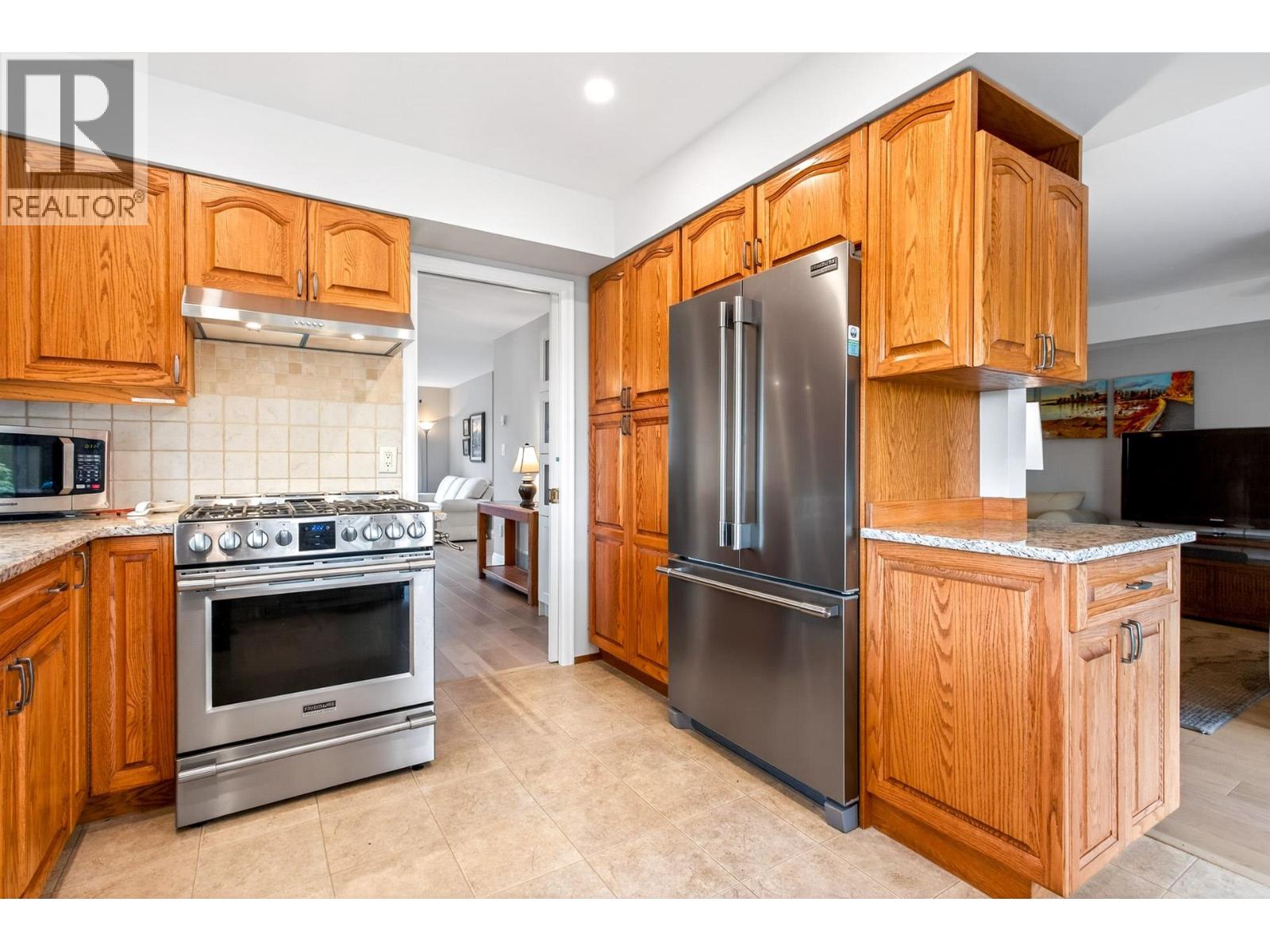 2572 Fuchsia Place, Coquitlam, British Columbia  V3E 2M8 - Photo 10 - R3105672