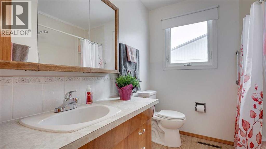 5439 47 Avenue, Lacombe, Alberta  T4L 1M9 - Photo 19 - A2297827