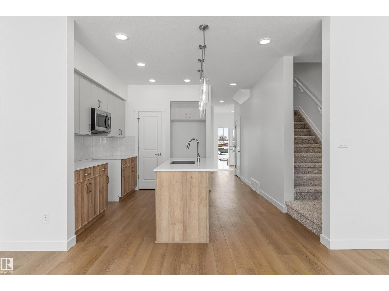 1020 14 Av Nw, Edmonton, Alberta  T6T 2W8 - Photo 11 - E4476415