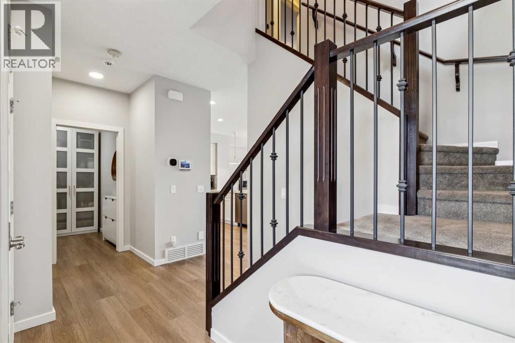 44 Legacy Landing SE, Calgary, Alberta  T2X 2E5 - Photo 3 - A2297636