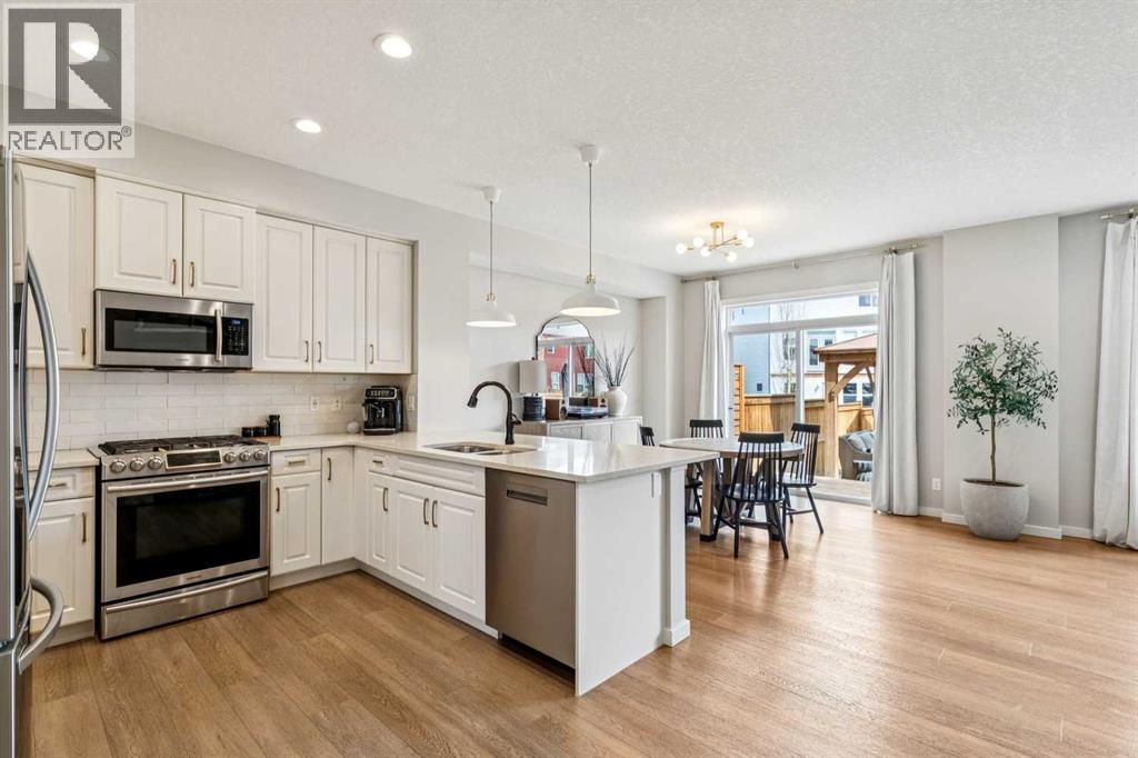 44 Legacy Landing SE, Calgary, Alberta  T2X 2E5 - Photo 5 - A2297636