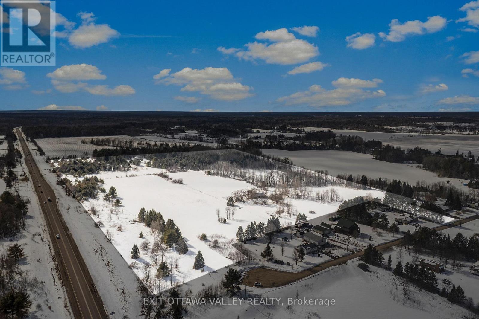 631 Schwan Road, Laurentian Valley, Ontario  K8A 6W8 - Photo 2 - X12941888