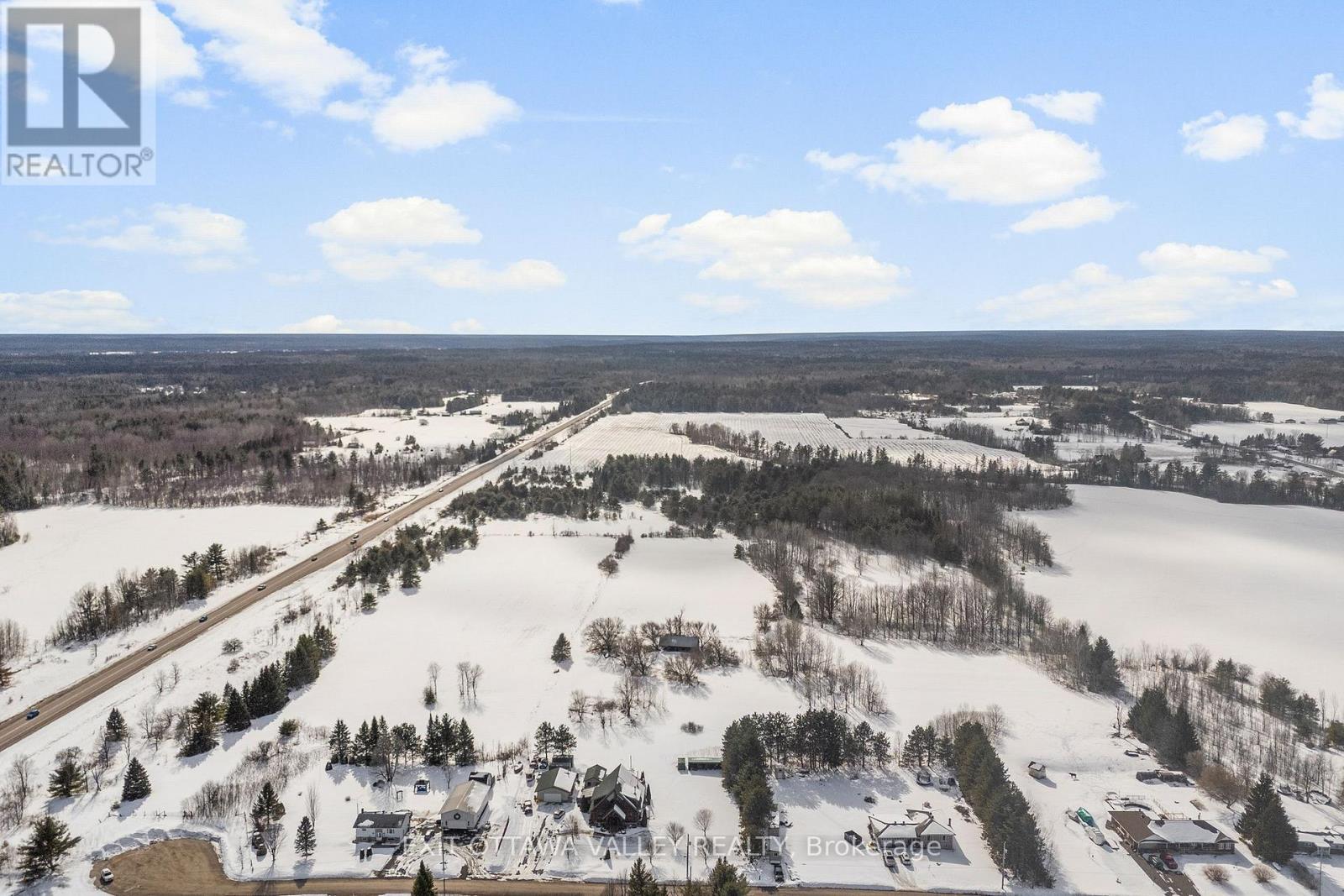 631 Schwan Road, Laurentian Valley, Ontario  K8A 6W8 - Photo 5 - X12941888