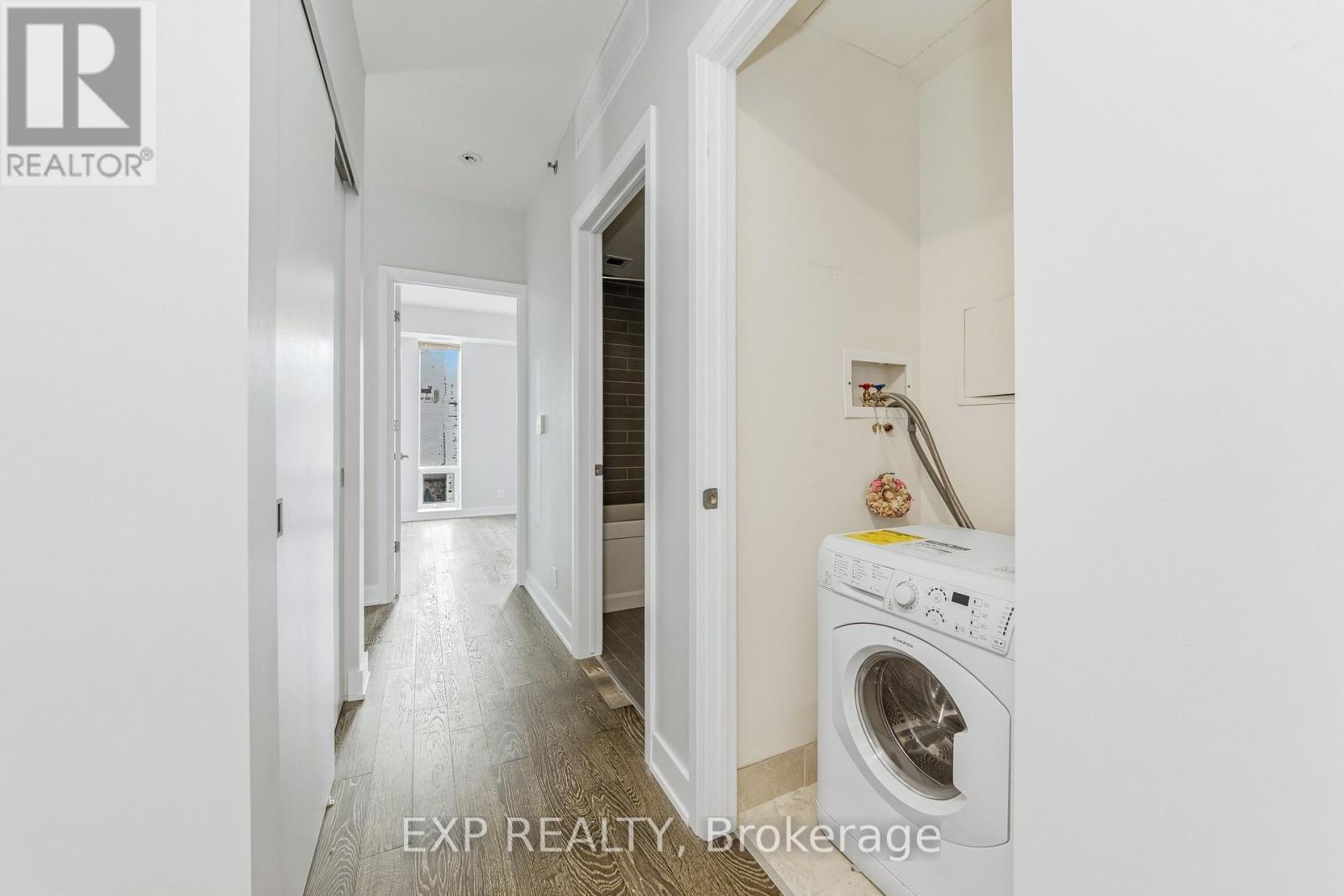 501 - 428 Sparks Street, Ottawa, Ontario  K1R 0B3 - Photo 4 - X12941864