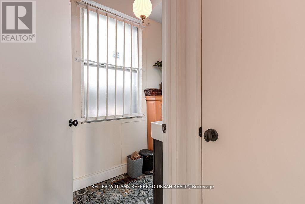 1118 Queen Street E, Toronto, Ontario  M4M 1K8 - Photo 20 - E12941882