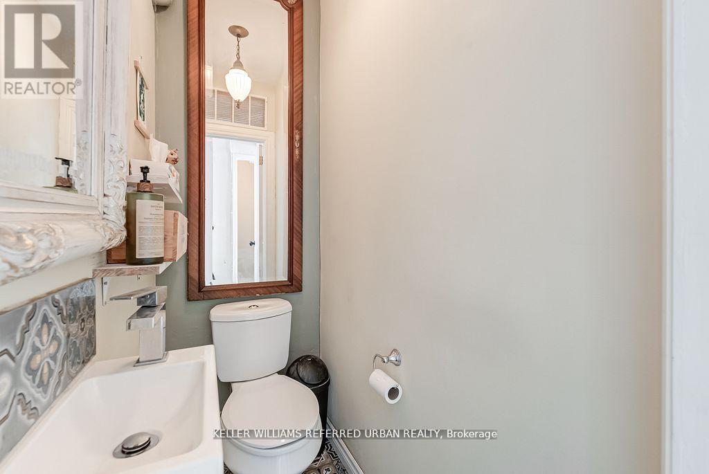 1118 Queen Street E, Toronto, Ontario  M4M 1K8 - Photo 23 - E12941882