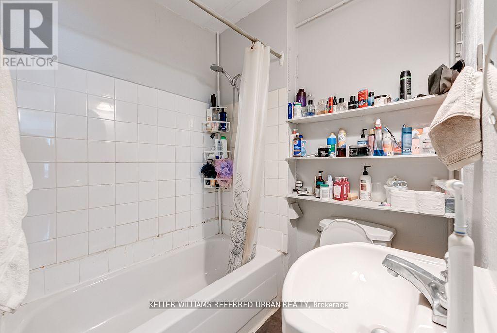 1118 Queen Street E, Toronto, Ontario  M4M 1K8 - Photo 32 - E12941882