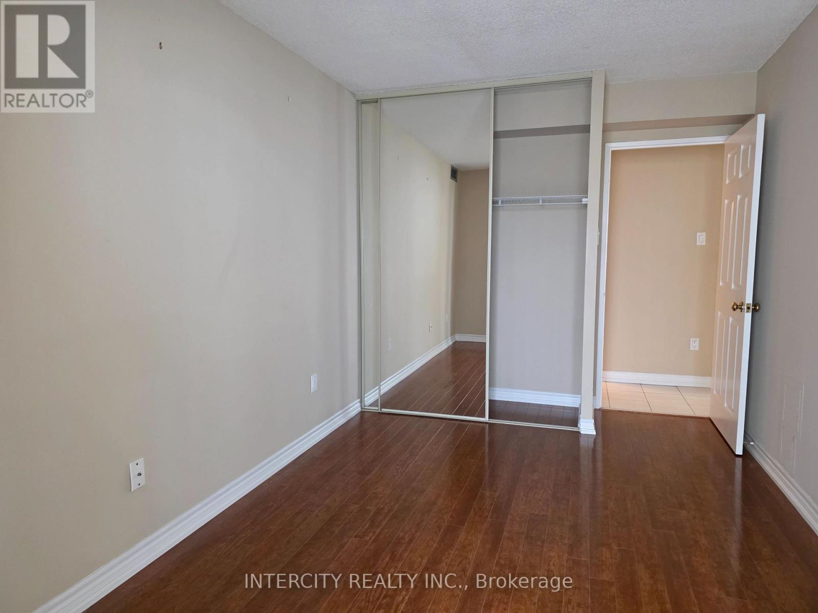 310 - 40 Harding Boulevard W, Richmond Hill, Ontario L4C 9S5 - Photo 16 - N12941866