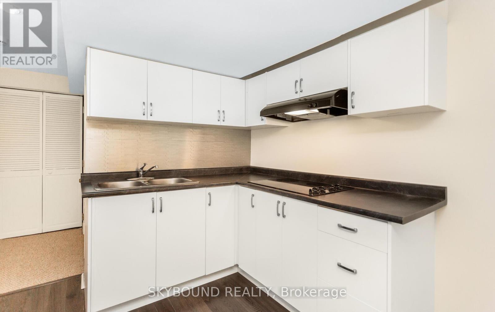 1057 Cooper Avenue, Milton, Ontario  L9T 5W6 - Photo 33 - W12941872