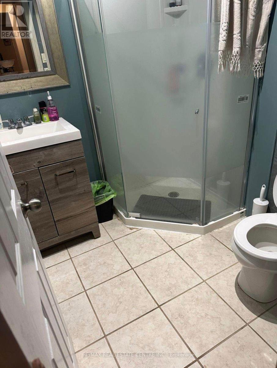 258 Mcmeeken Drive, Cambridge, Ontario  N3C 4N8 - Photo 5 - X12941854