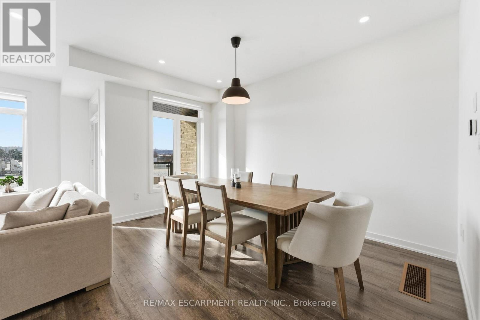 44 - 590 North Service Road, Hamilton, Ontario  L8E 0K5 - Photo 4 - X12941878