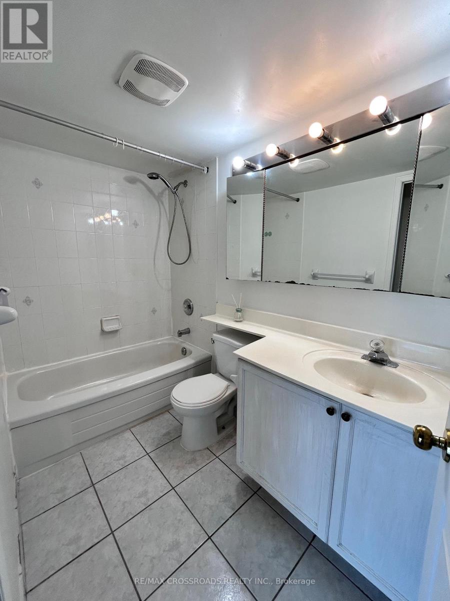 1709 - 1 Pemberton Avenue, Toronto, Ontario  M2M 4L9 - Photo 18 - C12805518