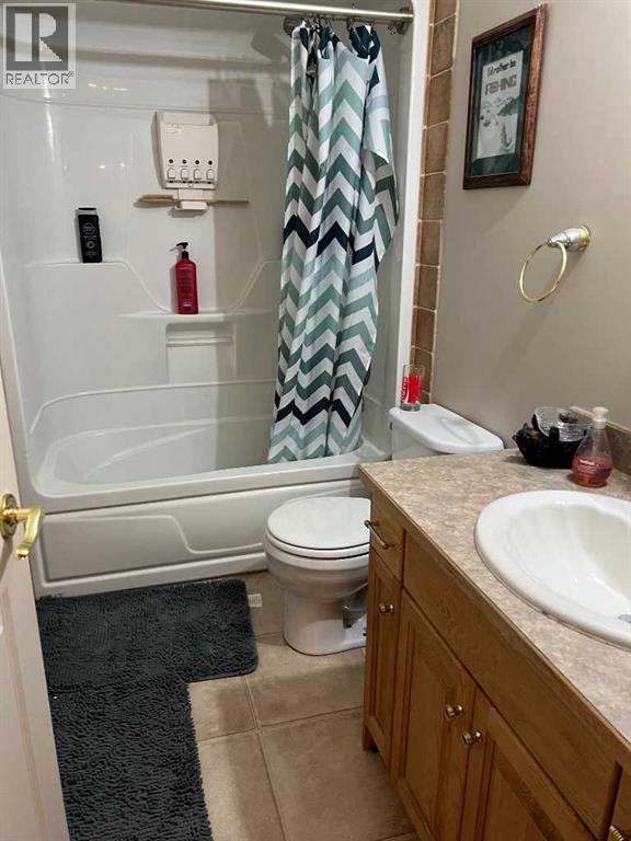 302 8 Avenue, Fox Creek, Alberta  T0H 1P0 - Photo 35 - A2238886