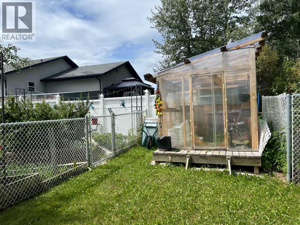 302 8 Avenue, Fox Creek, Alberta  T0H 1P0 - Photo 45 - A2238886