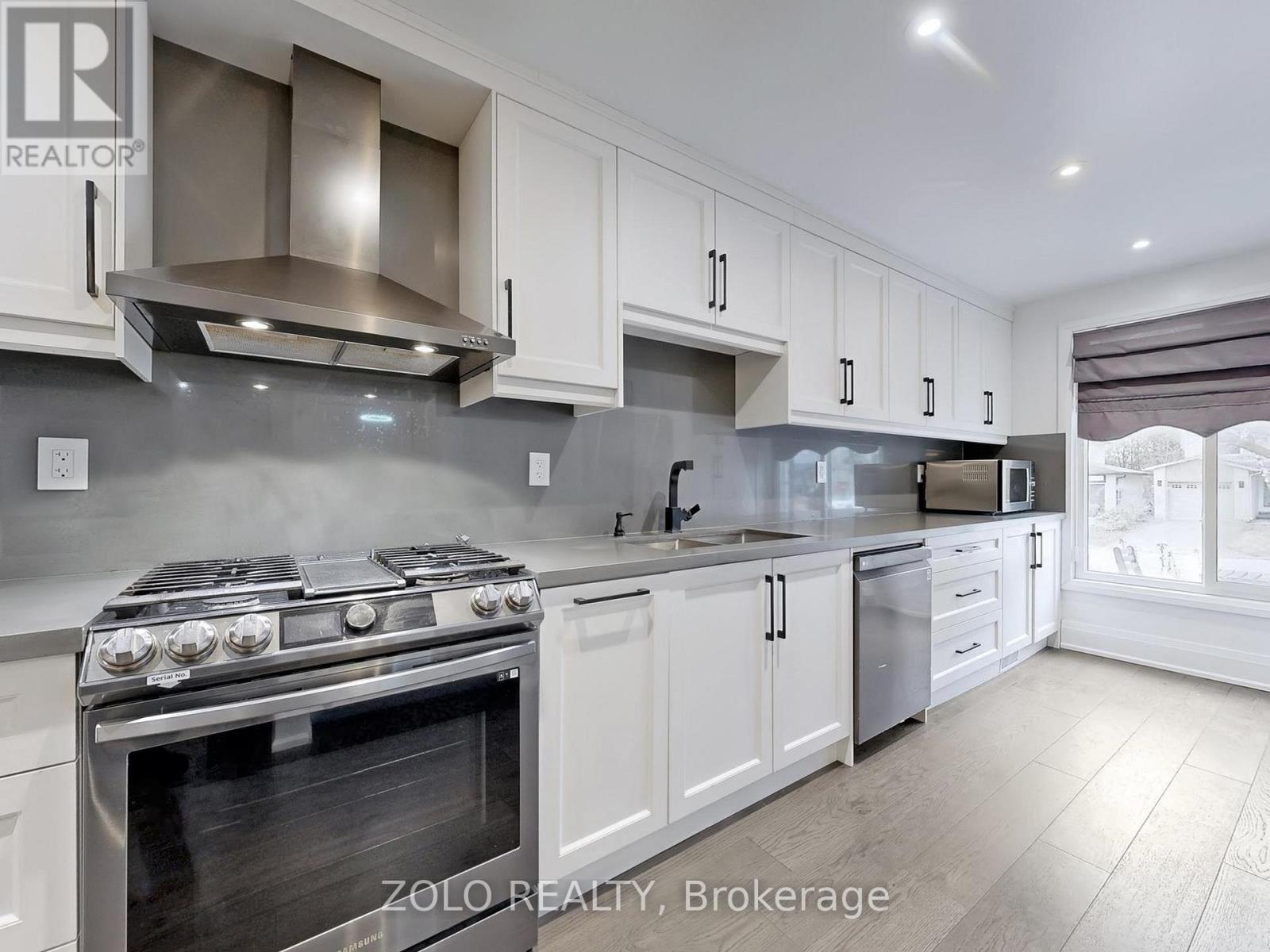 226 Thoms Crescent, Newmarket, Ontario  L3Y 1E1 - Photo 13 - N12937834