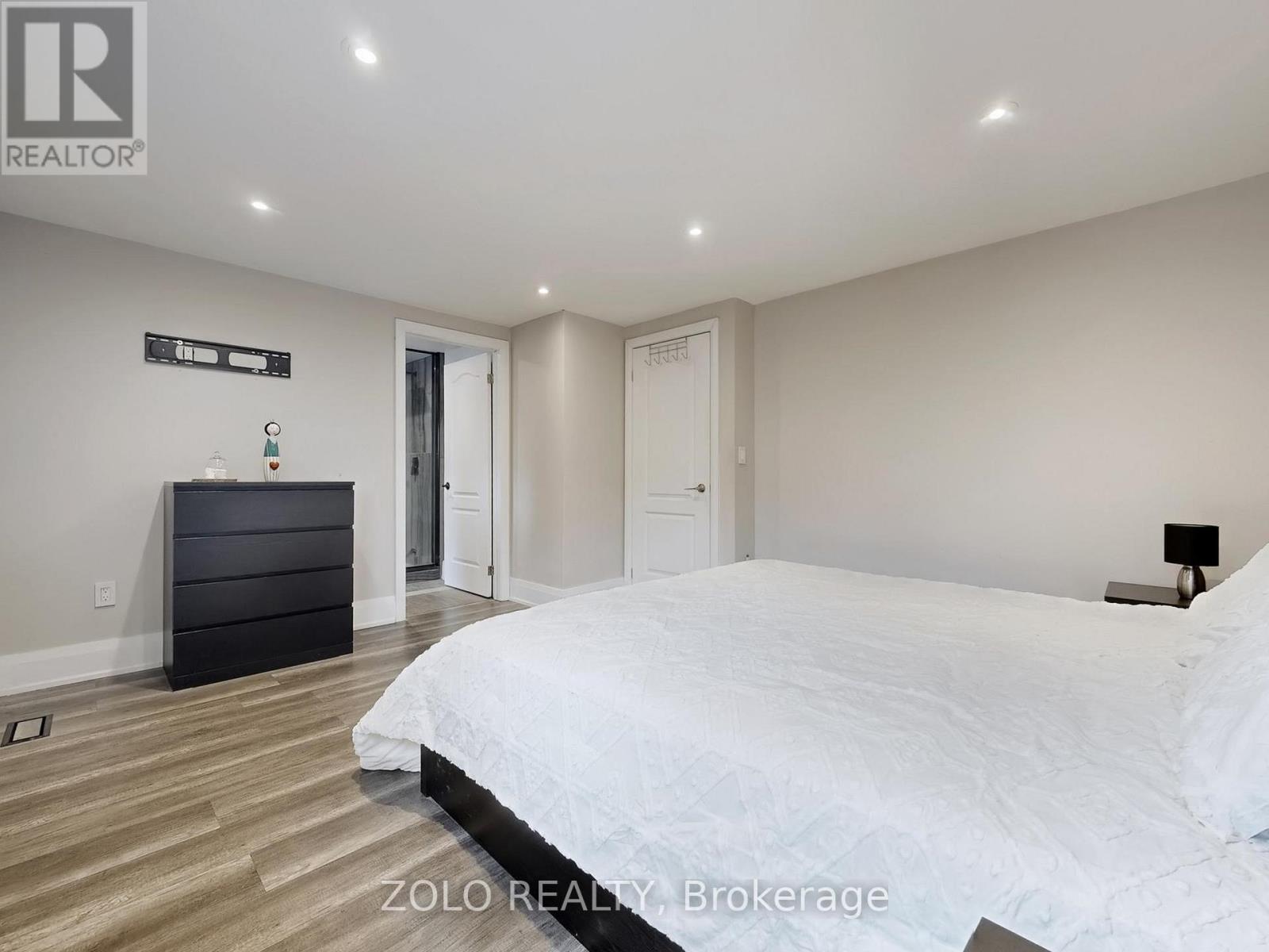 226 Thoms Crescent, Newmarket, Ontario  L3Y 1E1 - Photo 20 - N12937834