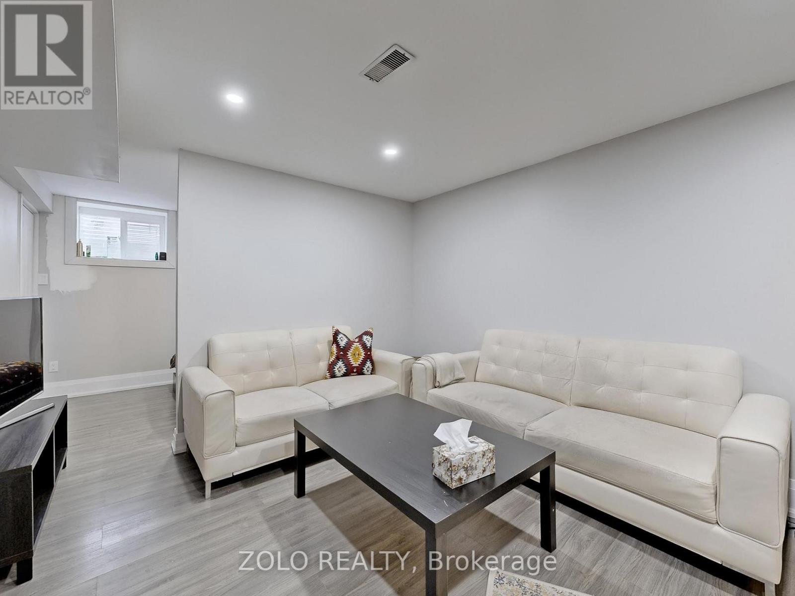 226 Thoms Crescent, Newmarket, Ontario  L3Y 1E1 - Photo 31 - N12937834