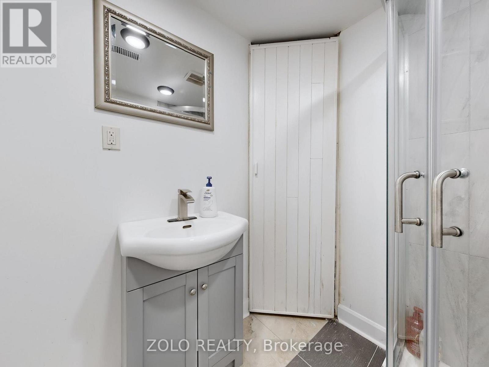 226 Thoms Crescent, Newmarket, Ontario  L3Y 1E1 - Photo 38 - N12937834