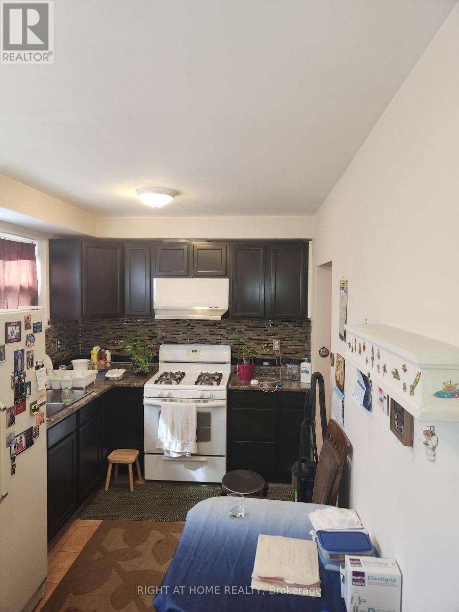 68 Lanyard Road, Toronto, Ontario  M9M 1Y9 - Photo 9 - W12940070