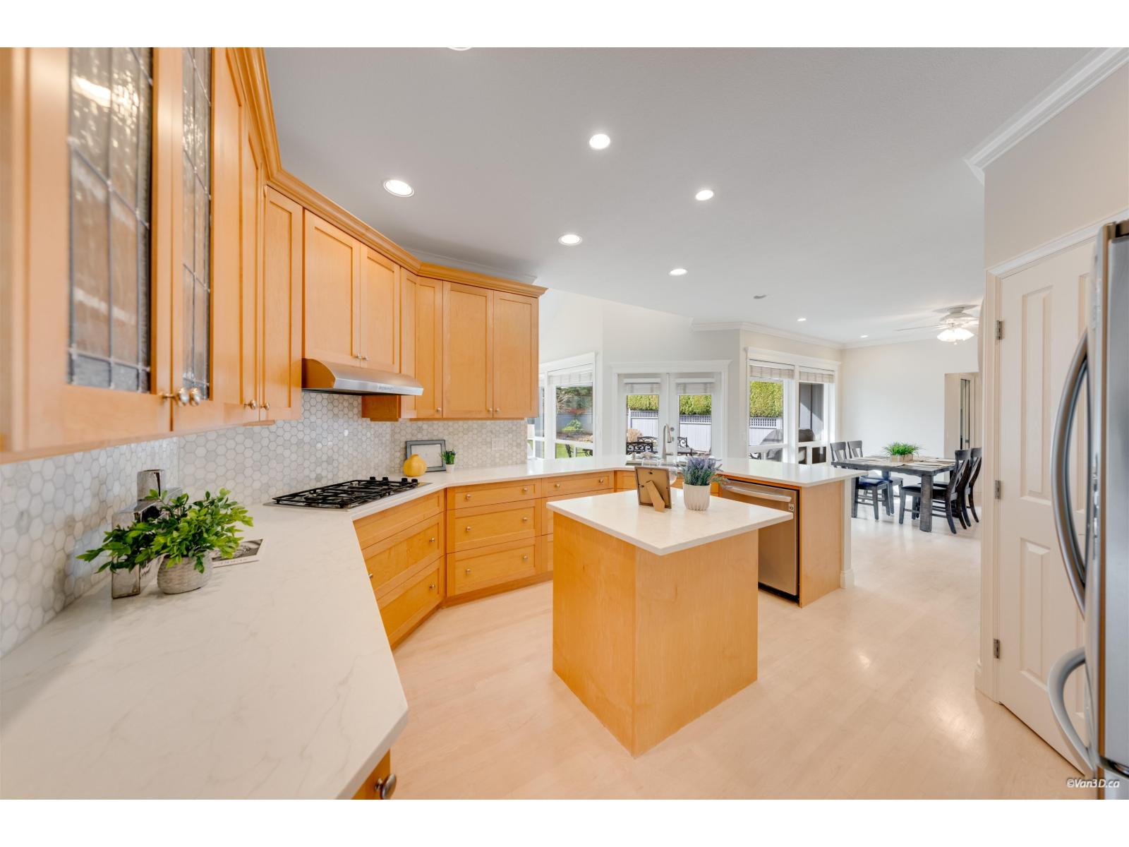 16330 Lincoln Woods Court, Surrey, British Columbia  V3Z 0J8 - Photo 12 - R3105370