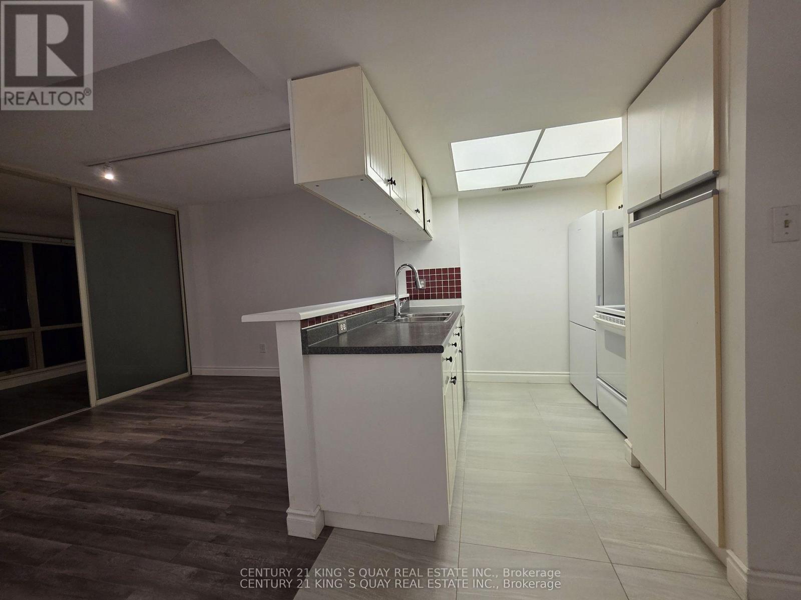 2513 - 1001 Bay Street, Toronto, Ontario  M5S 3A6 - Photo 2 - C12941902