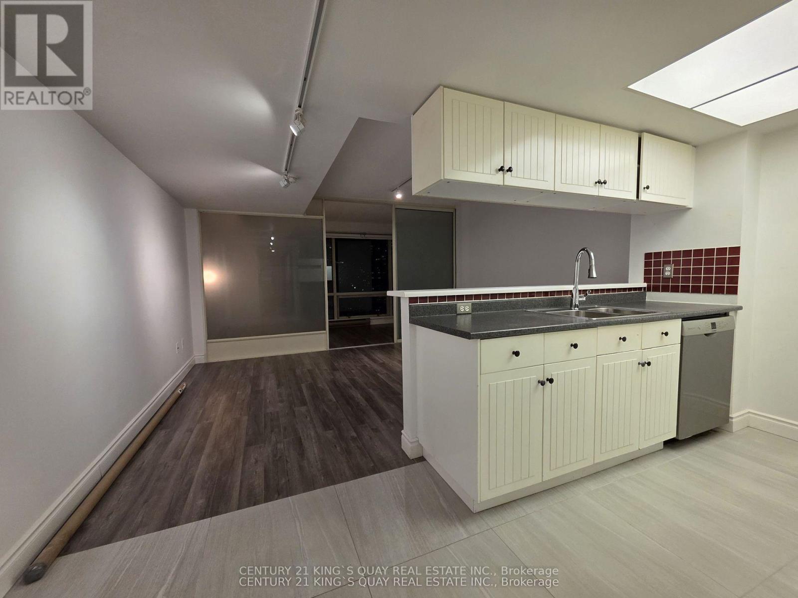 2513 - 1001 Bay Street, Toronto, Ontario  M5S 3A6 - Photo 4 - C12941902