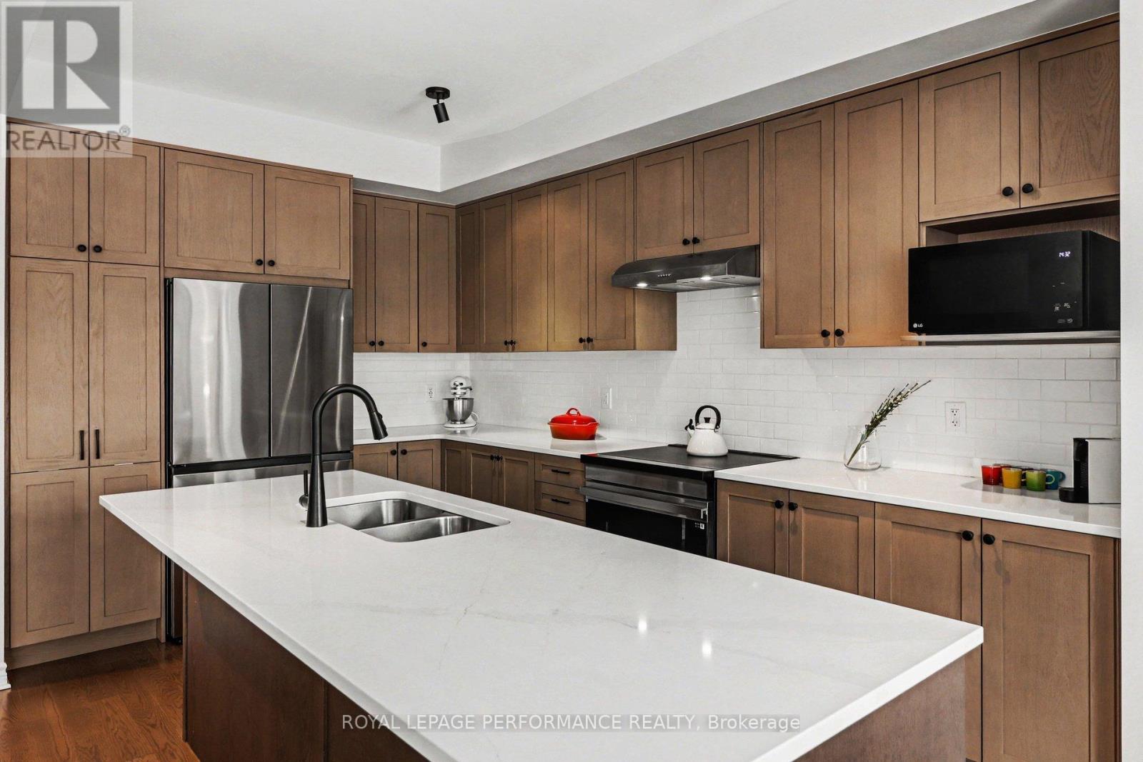 14 Academie Street, Russell, Ontario  K0A 1W0 - Photo 12 - X12941924