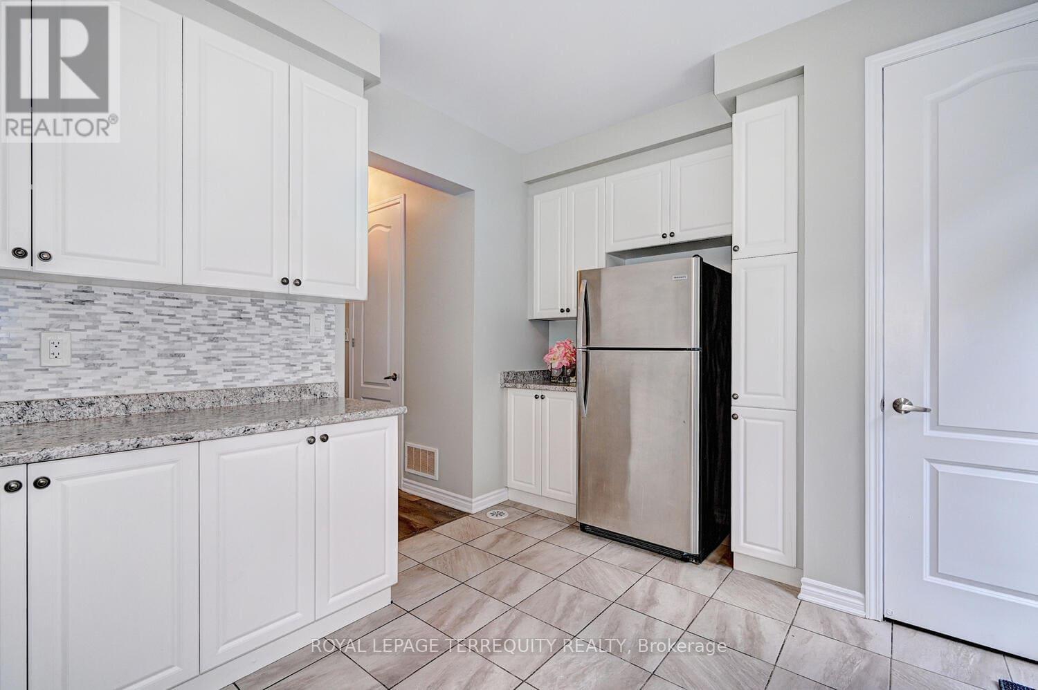 105 Jolly Way, Toronto, Ontario  M1P 0E2 - Photo 11 - E12941912