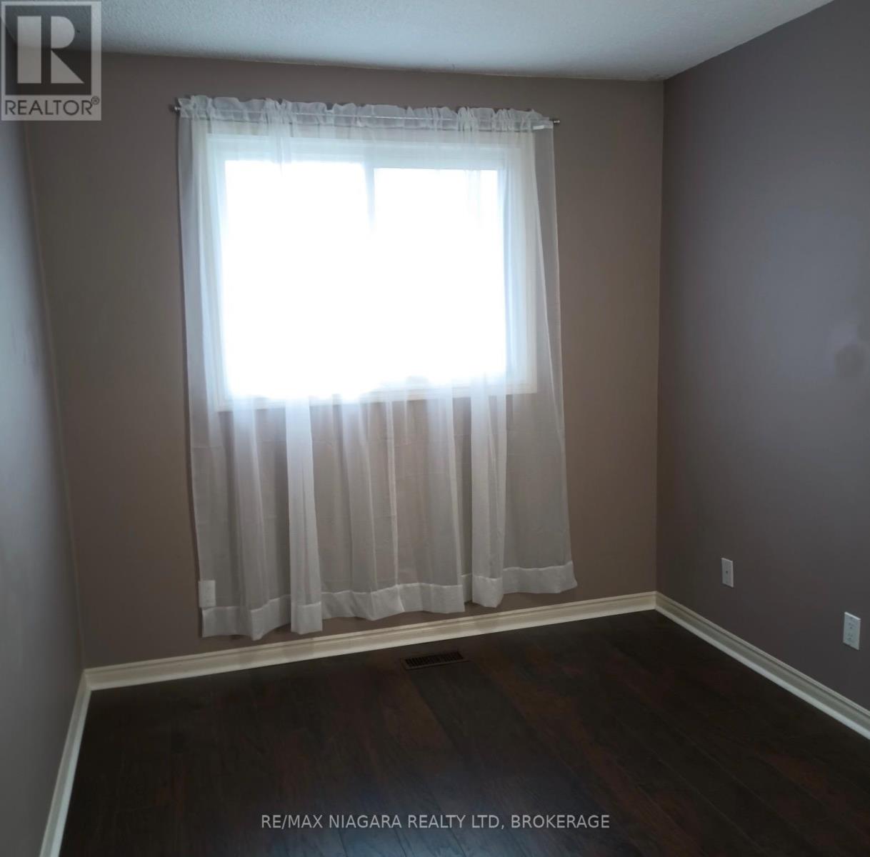 67 Dundonald Street, St. Catharines, Ontario  L2P 3T4 - Photo 10 - X12941942