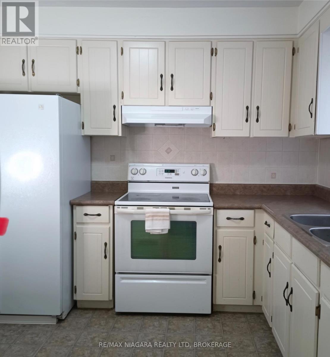 67 Dundonald Street, St. Catharines, Ontario  L2P 3T4 - Photo 7 - X12941942