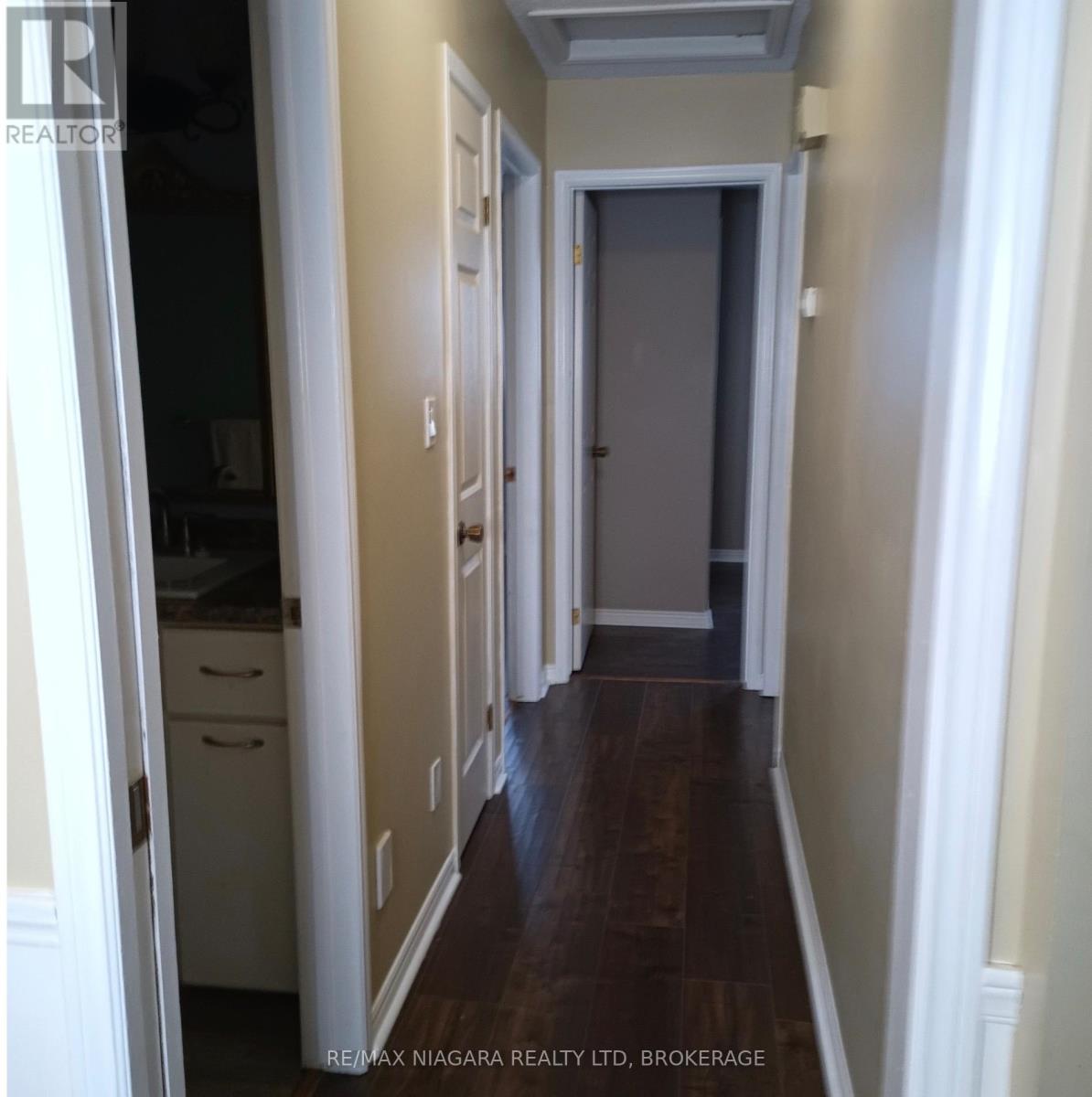 67 Dundonald Street, St. Catharines, Ontario  L2P 3T4 - Photo 9 - X12941942