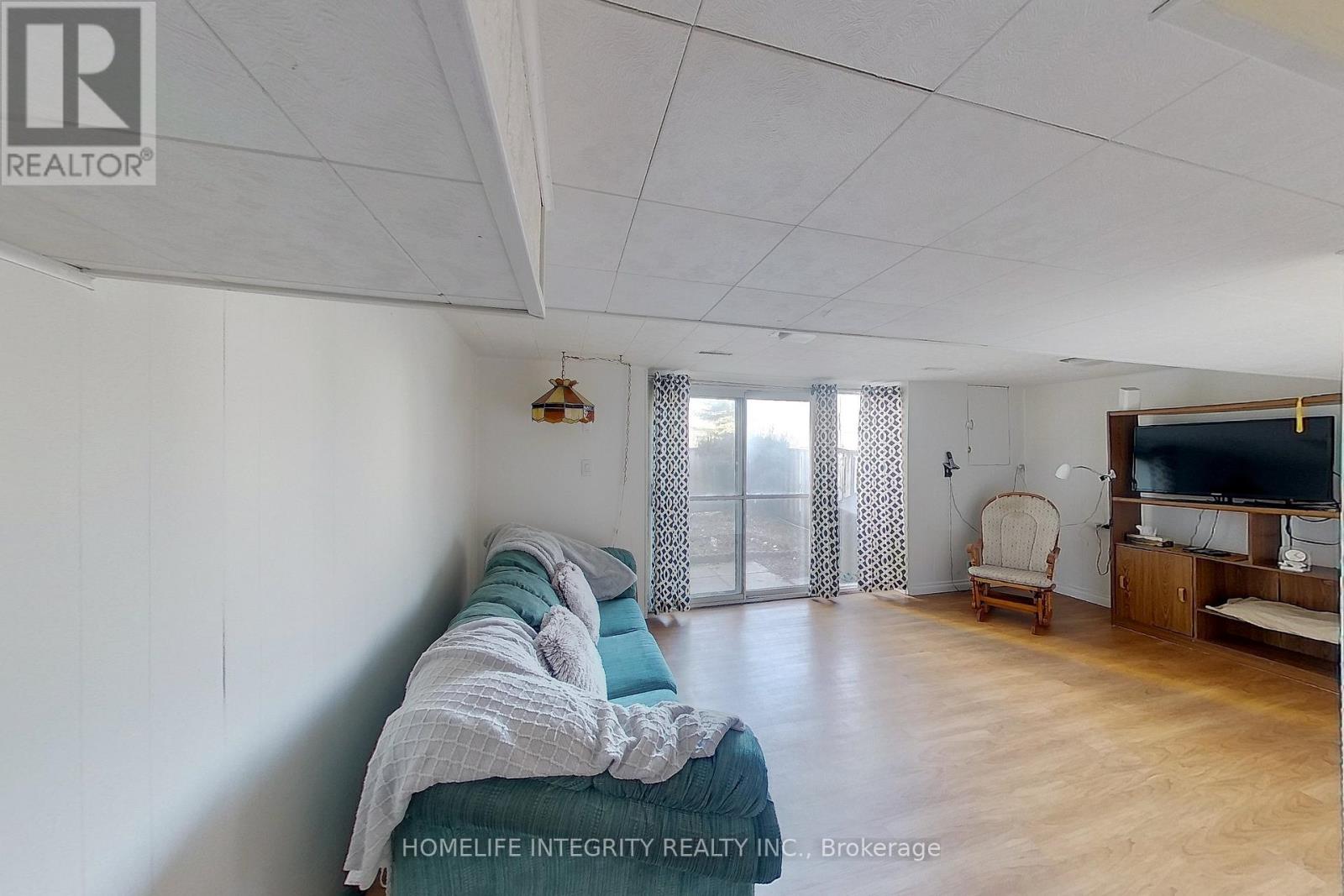 2 - 246 Unit 2 Tupper Boulevard, New Tecumseth, Ontario  L9R 1A9 - Photo 17 - N12941926