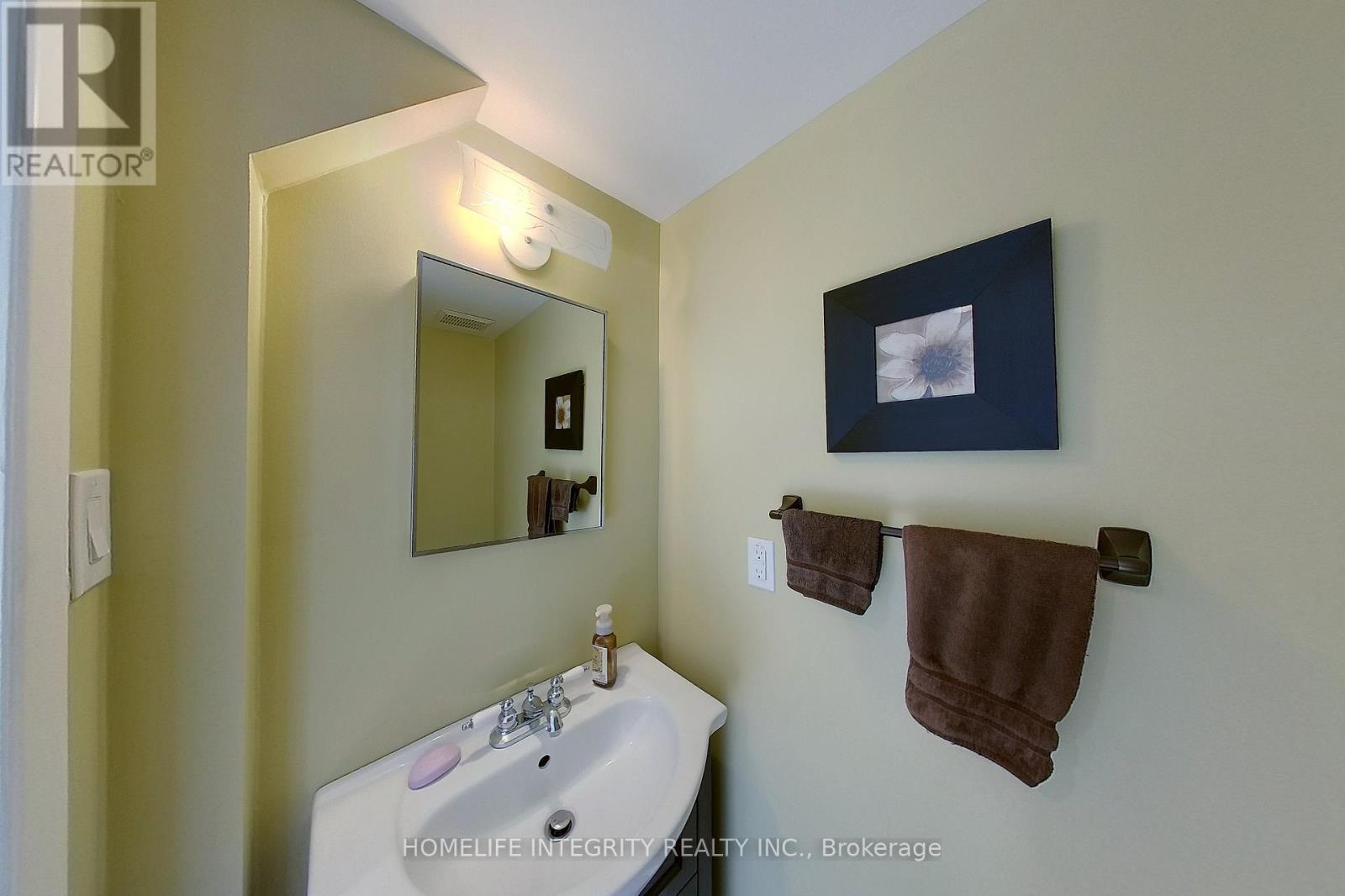 2 - 246 Unit 2 Tupper Boulevard, New Tecumseth, Ontario  L9R 1A9 - Photo 4 - N12941926