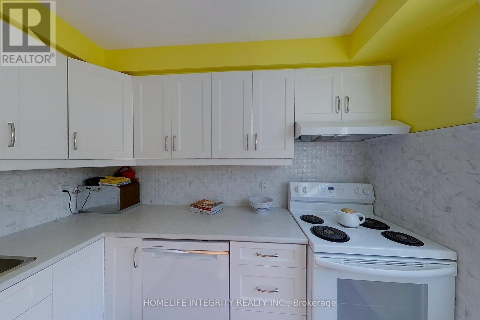 2 - 246 Unit 2 Tupper Boulevard, New Tecumseth, Ontario  L9R 1A9 - Photo 9 - N12941926