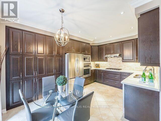 10 Harvest Hills Boulevard, East Gwillimbury, Ontario  L9N 0A5 - Photo 6 - N12941950