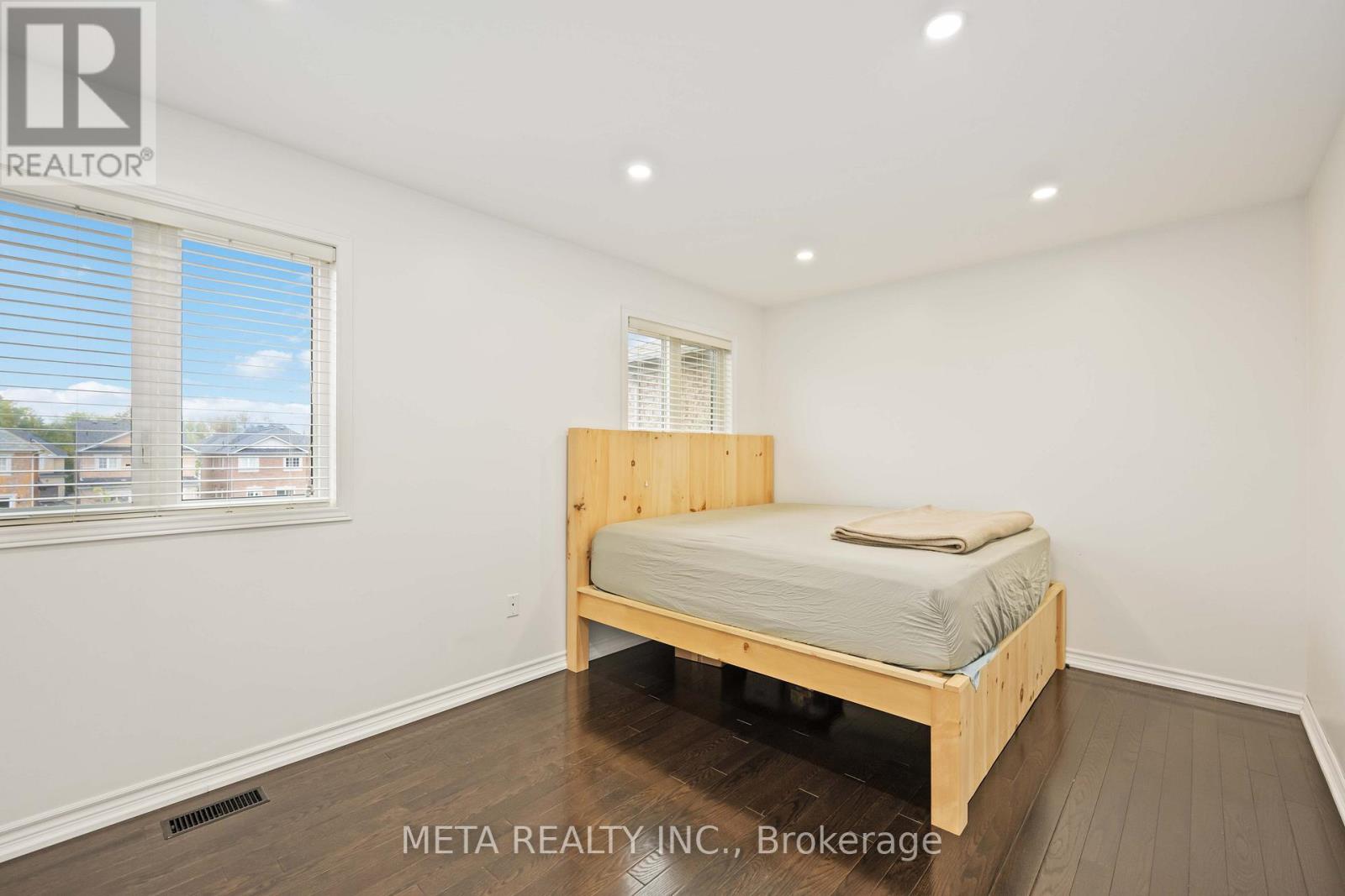 210 Cabin Trail Crescent, Whitchurch-Stouffville, Ontario  L4A 0S3 - Photo 19 - N12941954