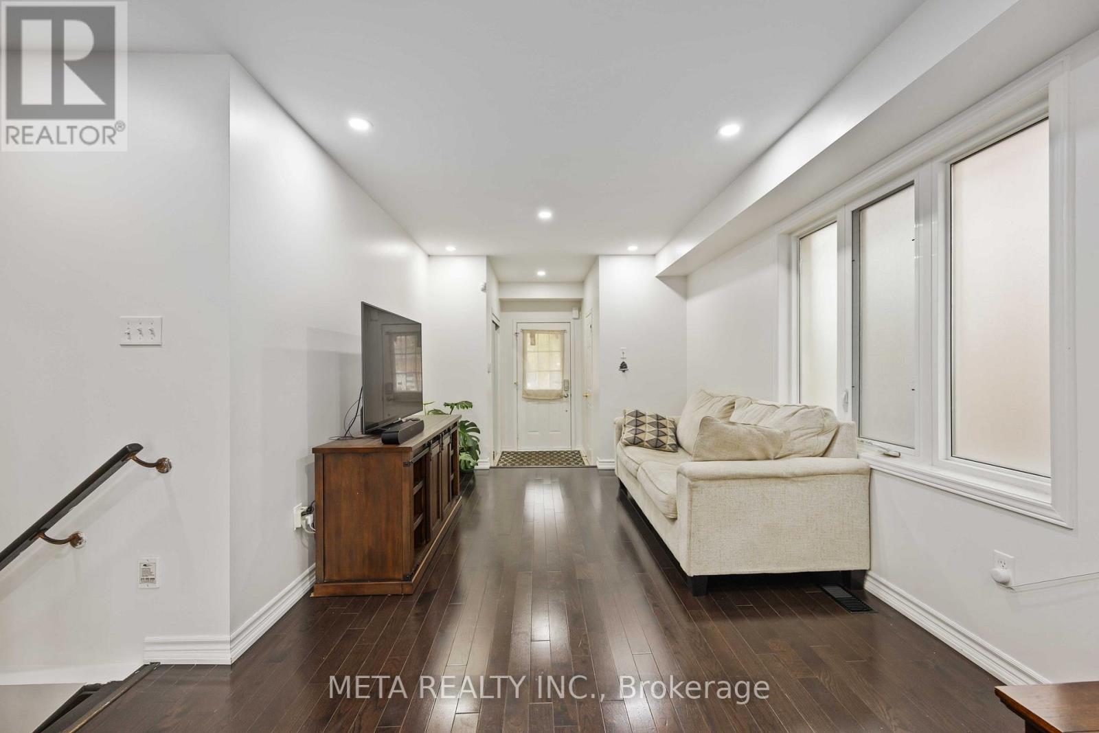 210 Cabin Trail Crescent, Whitchurch-Stouffville, Ontario  L4A 0S3 - Photo 4 - N12941954