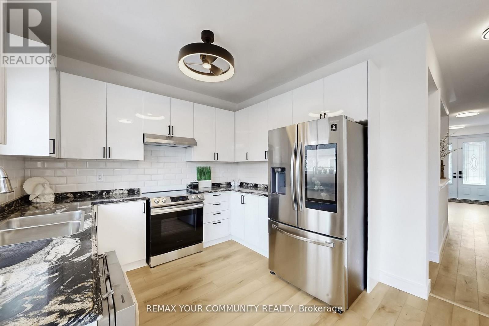 Upper Level & Main Level - 25 Bache Avenue, Georgina, Ontario  L4P 0C7 - Photo 14 - N12941960