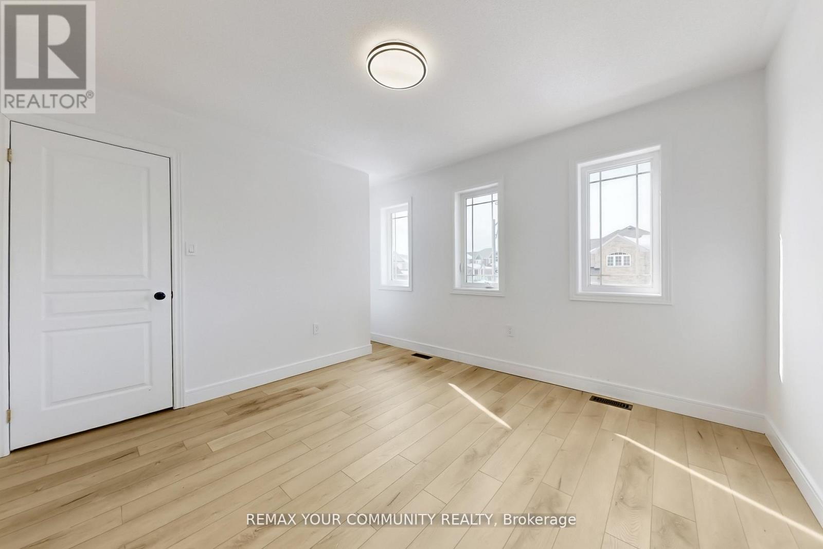 Upper Level & Main Level - 25 Bache Avenue, Georgina, Ontario  L4P 0C7 - Photo 42 - N12941960