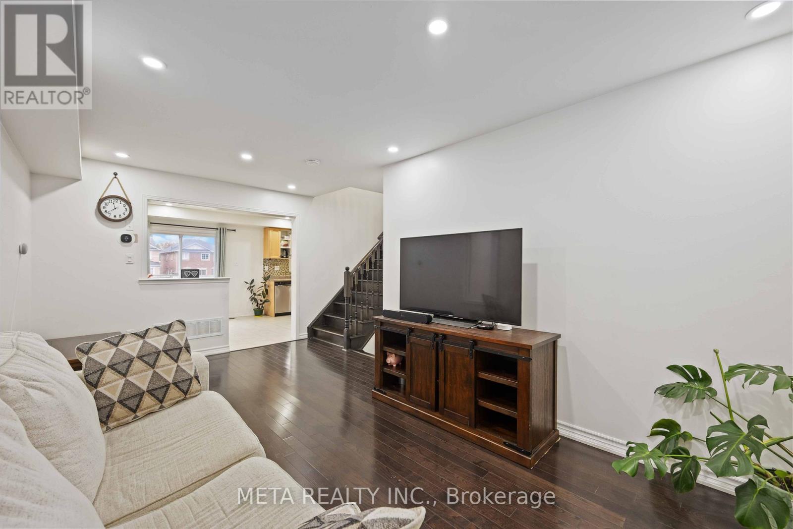 210 Cabin Trail Crescent, Whitchurch-Stouffville, Ontario  L4A 0S3 - Photo 5 - N12941954