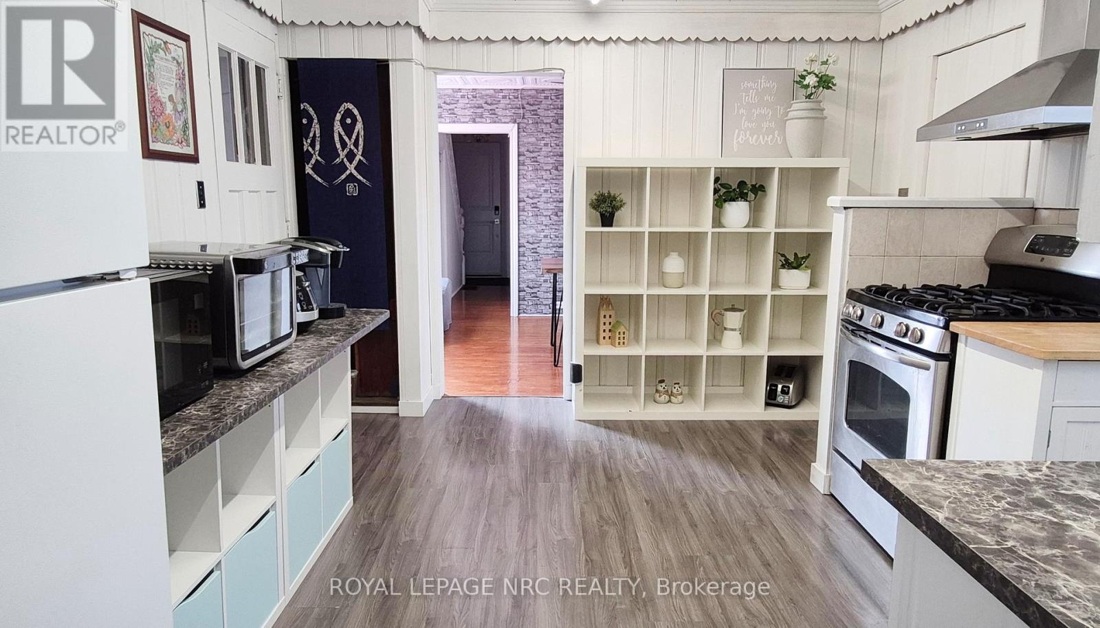 4593 Park Street, Niagara Falls, Ontario  L2E 2R2 - Photo 6 - X12941060