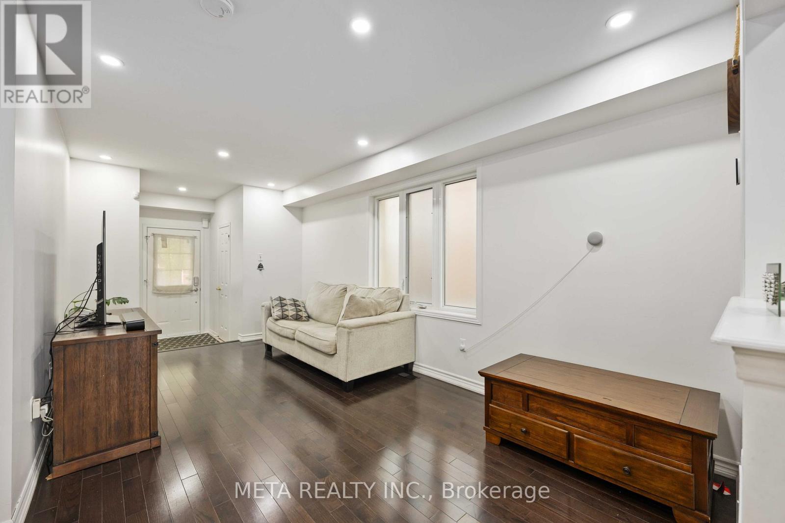 210 Cabin Trail Crescent, Whitchurch-Stouffville, Ontario  L4A 0S3 - Photo 6 - N12941954