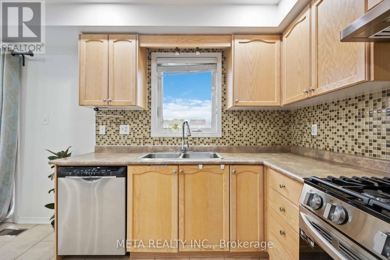 210 Cabin Trail Crescent, Whitchurch-Stouffville, Ontario  L4A 0S3 - Photo 15 - N12941954