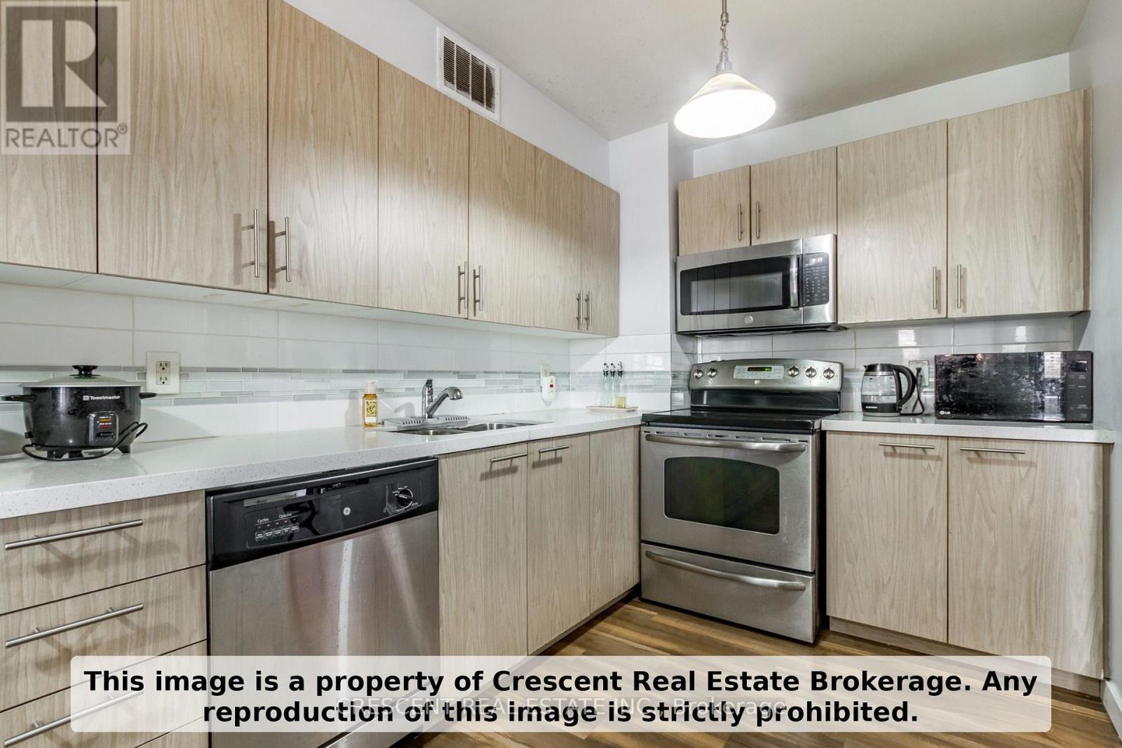 710 - 9 Four Winds Drive SW, Toronto, Ontario  M3J 2S8 - Photo 13 - W12941920